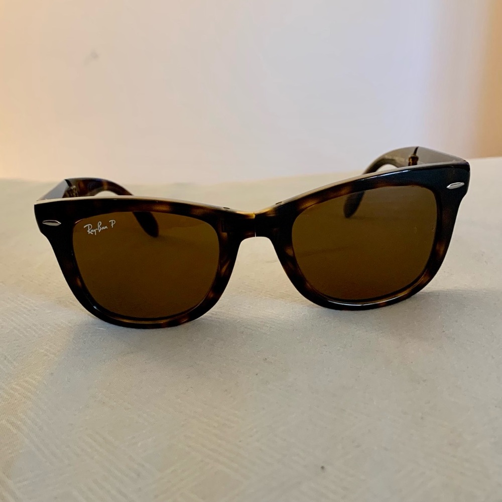 Ray-Ban Folding Wayfarer in Tortise